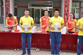 標(biāo)題：運動會頒獎
瀏覽次數(shù)：53202
發(fā)布時間：2018-10-30
