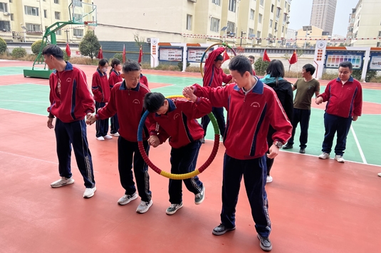 標題：運動會趣味項目
瀏覽次數(shù)：3452
發(fā)布時間：2023-10-18