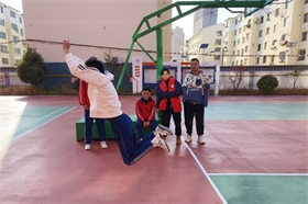 標(biāo)題：運(yùn)動(dòng)會(huì)跳遠(yuǎn)
瀏覽次數(shù)：3350
發(fā)布時(shí)間：2023-10-18