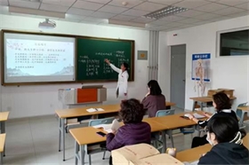 標(biāo)題：提高教師教、學(xué)、評(píng)一致性的課堂把控能力
瀏覽次數(shù)：2106
發(fā)布時(shí)間：2023-10-24